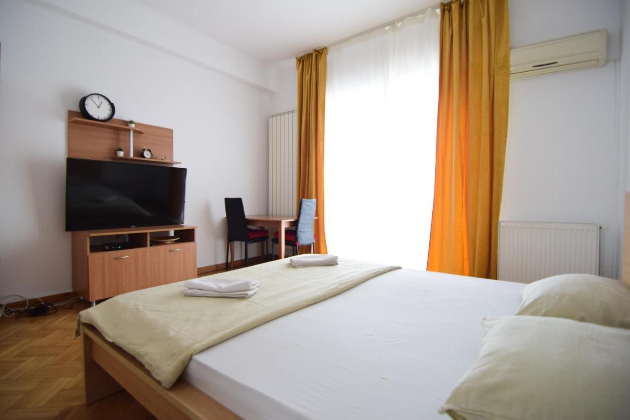 Resedinta Lui Calin - Calea Victoriei Near Royal Palace Bukareszt Zewnętrze zdjęcie