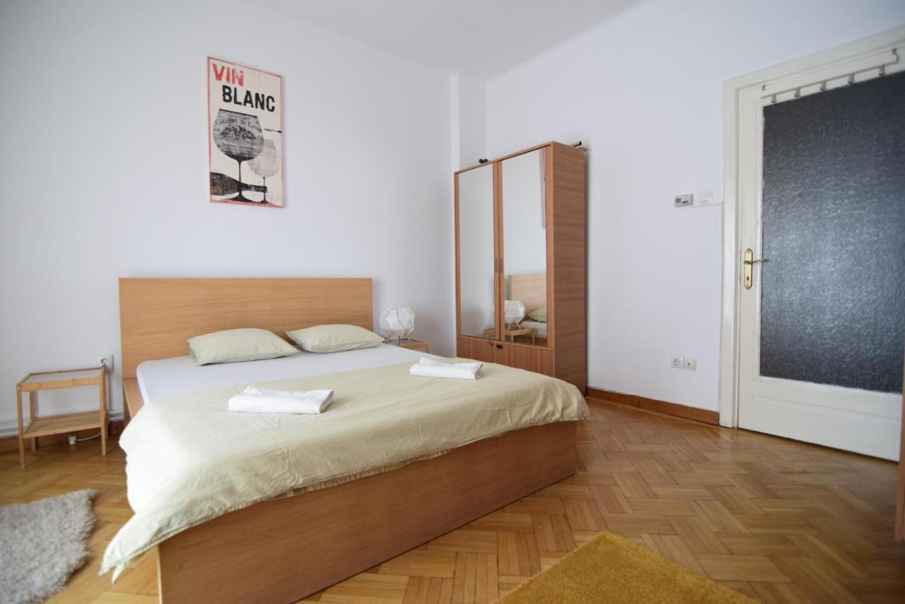 Resedinta Lui Calin - Calea Victoriei Near Royal Palace Bukareszt Zewnętrze zdjęcie