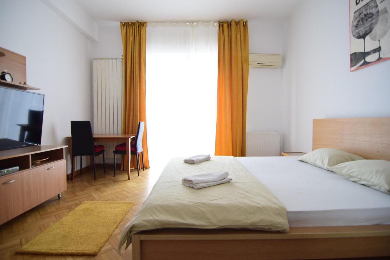 Resedinta Lui Calin - Calea Victoriei Near Royal Palace Bukareszt Zewnętrze zdjęcie